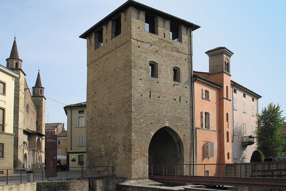 torre medievale fidenza 570