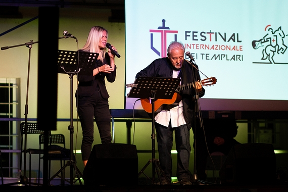 Elisabetta Gagliardi e Gianpiero Alloisio festival internazionale dei templari itin 22 570