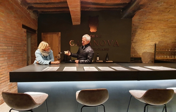 Podere Casanova Wine Art Shop 4 Susanna e Isidoro Rebatto 4 itin 570