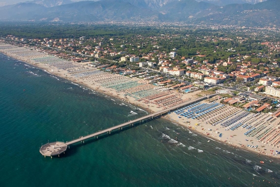 marina di pietrasanta vetrina toscana itin 22 570