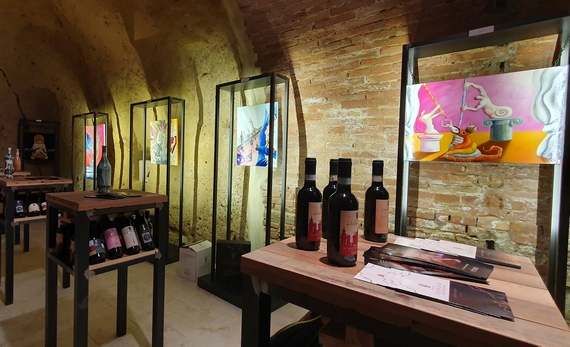 09 Podere Casanova Wine Art Shop estate 23