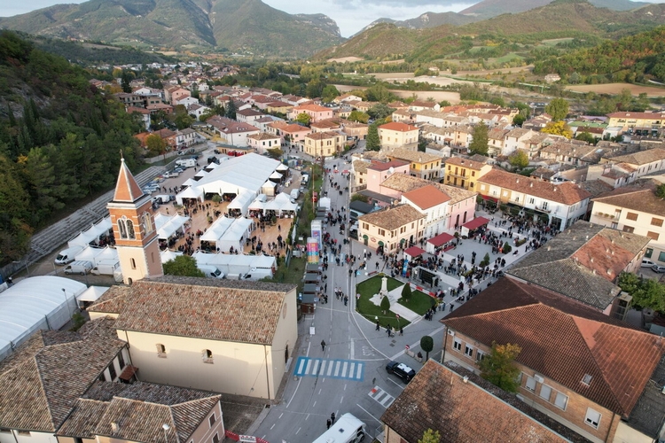 Acqualagna tartufo vista 2023 750