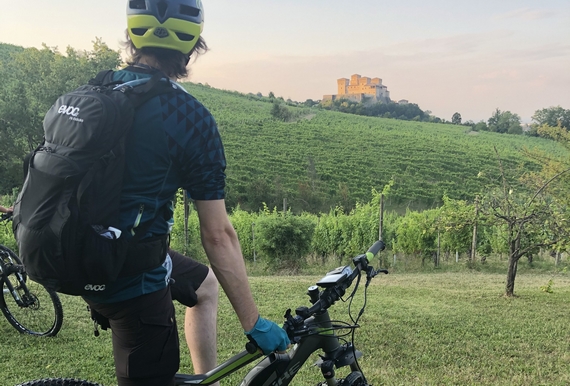INC Hotels Group E bike Credit Carla Soffritti 570