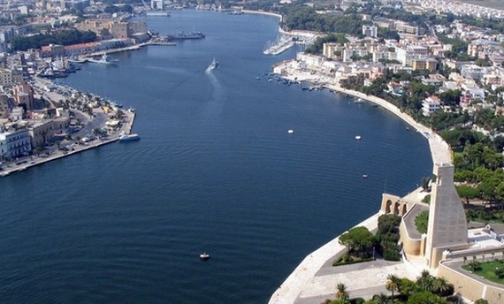 brindisi porto 570