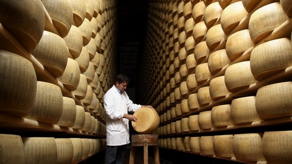 parmigiano controllore stagionatura 570