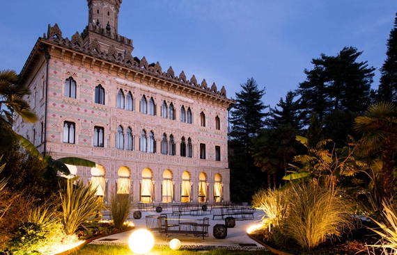 villa crespi esterno notturna 570