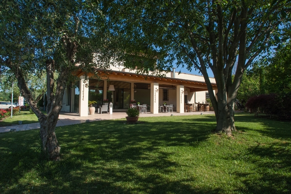 01 Cantine di Franciacorta WINE STORE 570