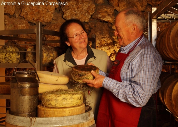 Antonio Carpenedo e Giuseppina in grotta 570