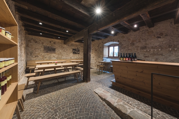CANTINA RYNNHOF DI TERMENO SHOP 57