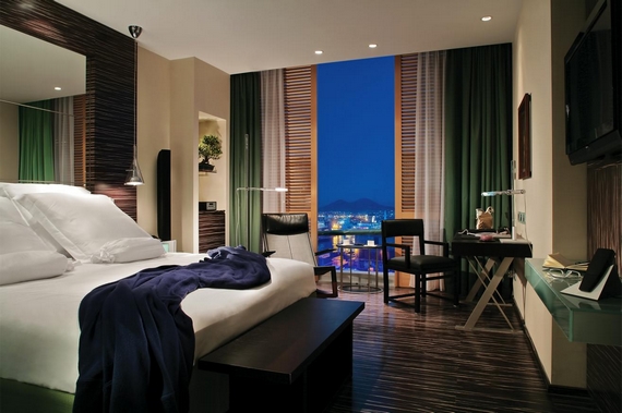 Deluxe Harbour romeo hotel 570