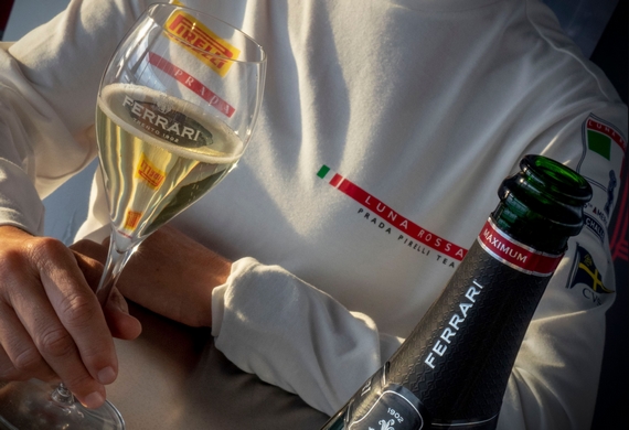 Ferrari Maximum Blanc de Blancs Luna Rossa 570