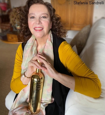 Stefania Sandrelli e Coppola bottle 570