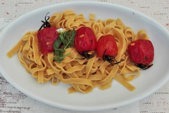 TAGLITELLE CON POMODORINI CONFIT 570