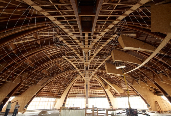 Costruzione del Carapace in legno lamellare lunelli arnaldo pomodoro itin 570