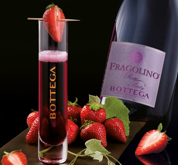 Fragolino rosso spumante e fragole ITIN 22 570