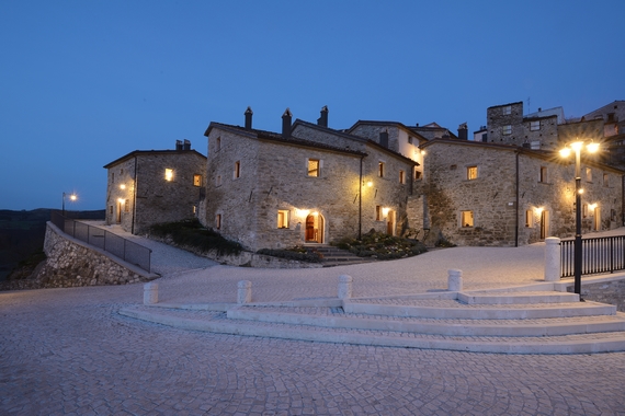 MOLISE Borgotufi a Castel del Giudice arte itin 570