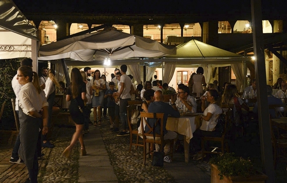 Ristorante Cascina Bianca padernello a tavola 22 itin 570