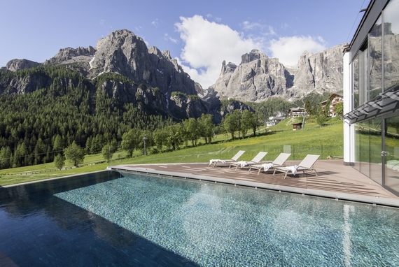 Romantik Hotel Cappella Piscina esterna itin 22 570