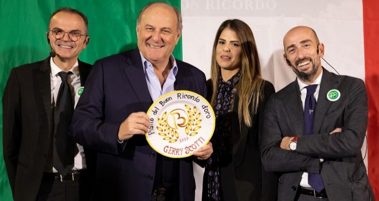 2 Luciano Spigaroliitin