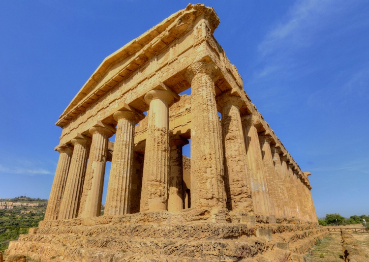 Agrigento tempio viaggio in sicilia 2024