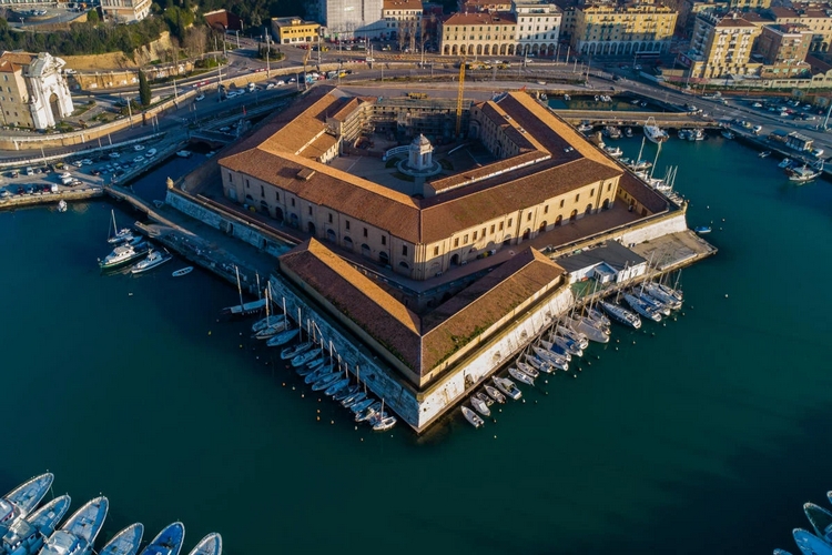 ancona tipicità in blu 17 27 24 01