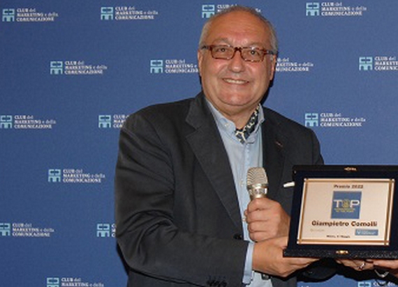 Comunicator 2022premio Comolli consegna pant zibib itin 22 570.jpg