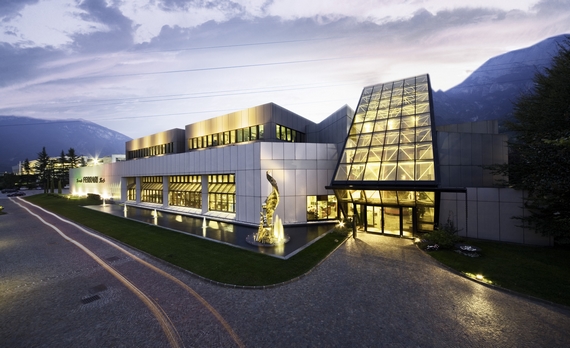 FERRARI ESTERNO azienda 570.jpg