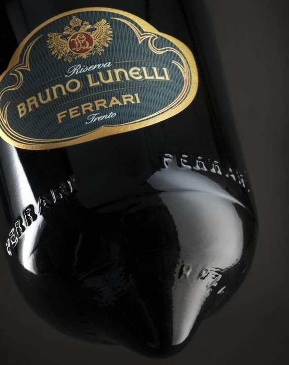 La Riserva Bruno Lunelli con il fondo convesso itin 22 570.jpg