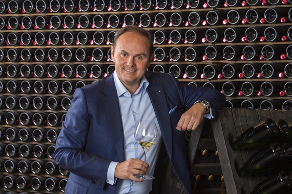 Matteo-Lunelli- bottiglie bruno azienda itin 22 570.jpg