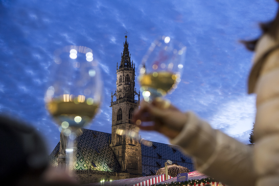 MercatinodiNataleBolzanocittadelvino_BoznerChristkindlmarkt_Weinstadt_A 570.jpg