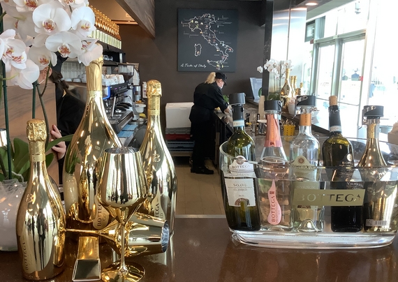 Prosecco Bar Milano Rho BOTTIGLIE 2  itin 22 570.jpg