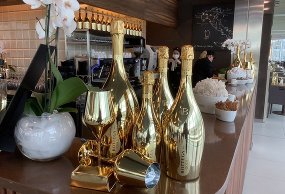 Prosecco Bar Milano Rho BOTTIGLIE 3 itin 22 570.jpg