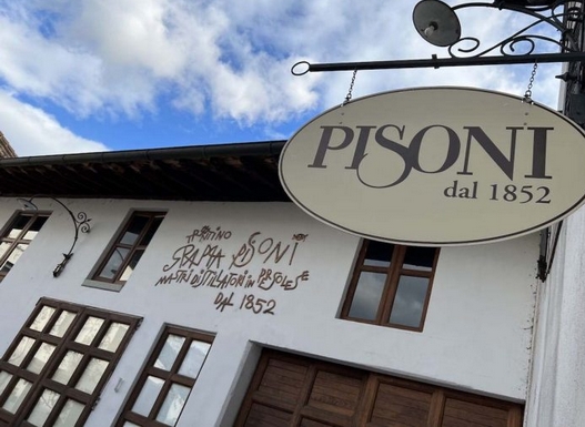 grappa invecchiata pisoni 6 itin 22 570.jpg