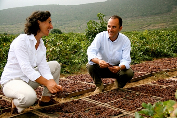 lo Zibibbo passito Ben Ryé famiglia 2 itin 22 570.jpg